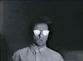 ¿Cómo hablar con las personas que vives para que respeten tus horarios de trabajo gif
