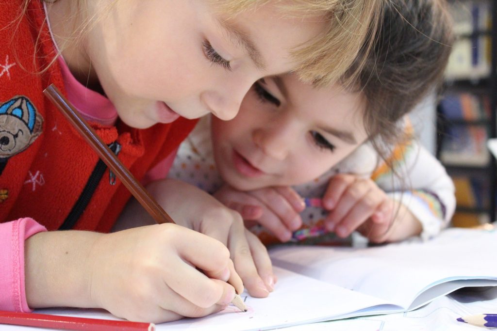 Qué hacer para que mis hijos no nos vuelvan locos durante la cuarentena fondo