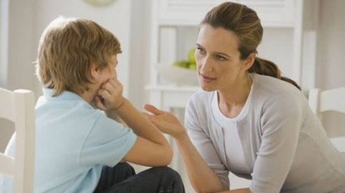 ¿Cómo manejo las emociones de mis hijos durante la cuarentena? background 2